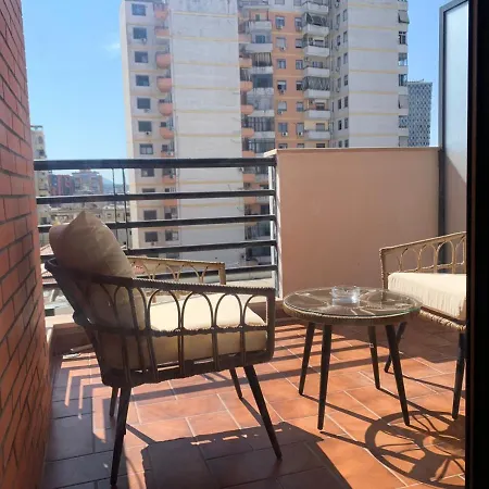 Square Apartment *